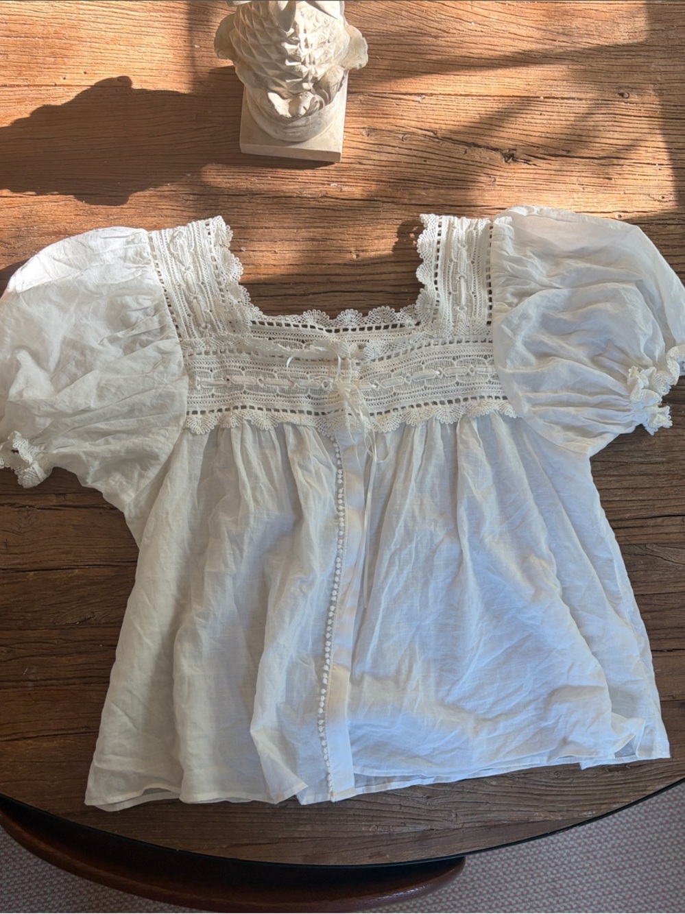 Size M white Lace-Trim Puff Sleeve Blouse i